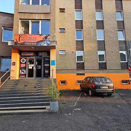 Ubytovani Strekov Arena Aparthotel Ústí nad Labem Buitenkant foto