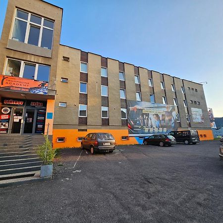 Ubytovani Strekov Arena Aparthotel Ústí nad Labem Buitenkant foto